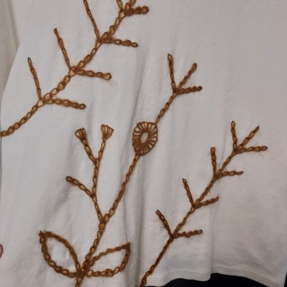 Cali Cali Ivory White Embroidered Floral Botanical 3/4 Sleeve Tee T-Shirt Top - Picture 4 of 7